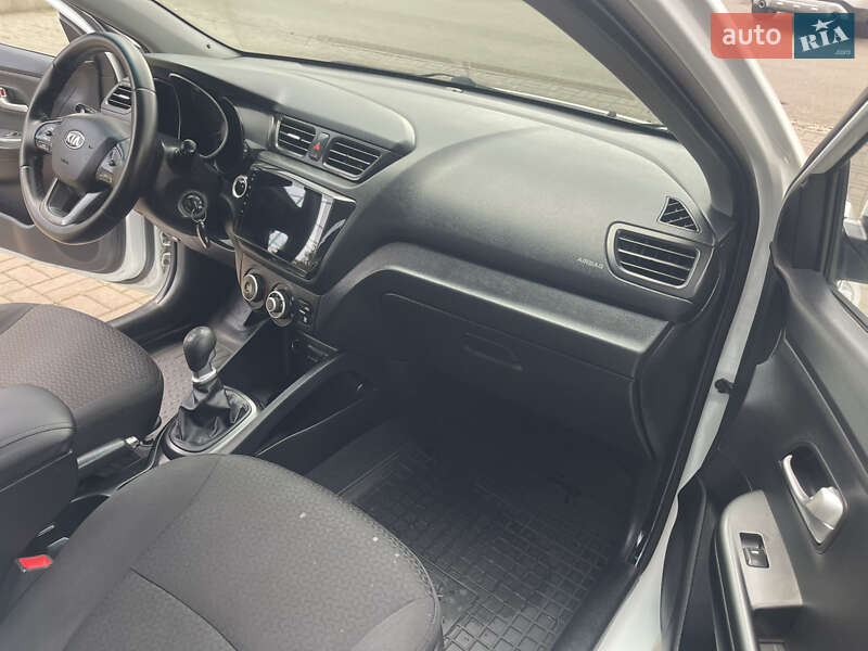 Седан Kia Rio 2014 в Киеве фото 12 Седан Kia Rio 2014 в Киеве