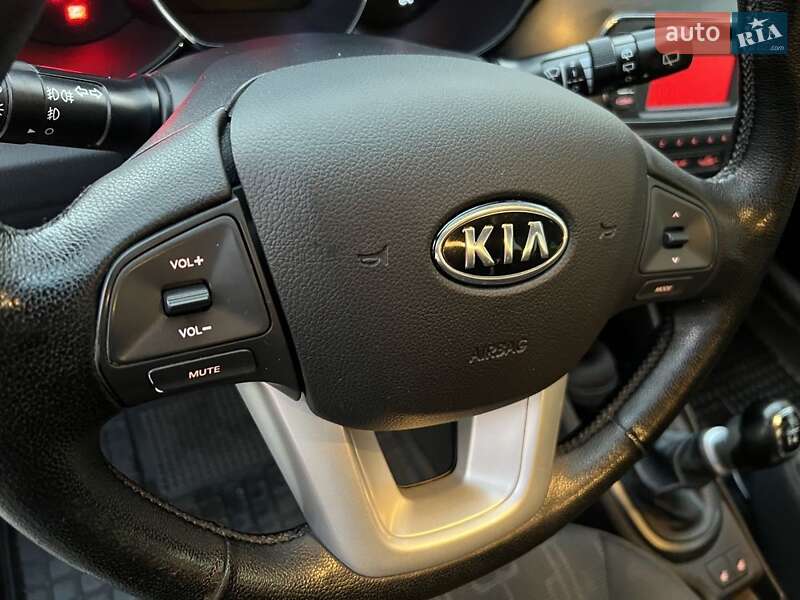 Хетчбек Kia Rio 2012 в Кременчуці