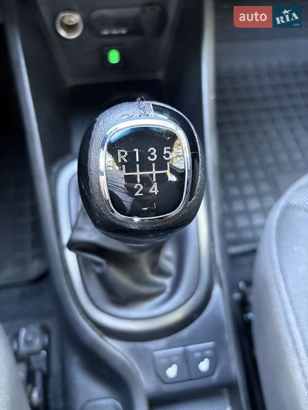 Седан Kia Rio 2012 в Києві