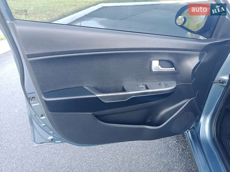 Седан Kia Rio 2012 в Полтаве фото 31 Седан Kia Rio 2012 в Полтаве