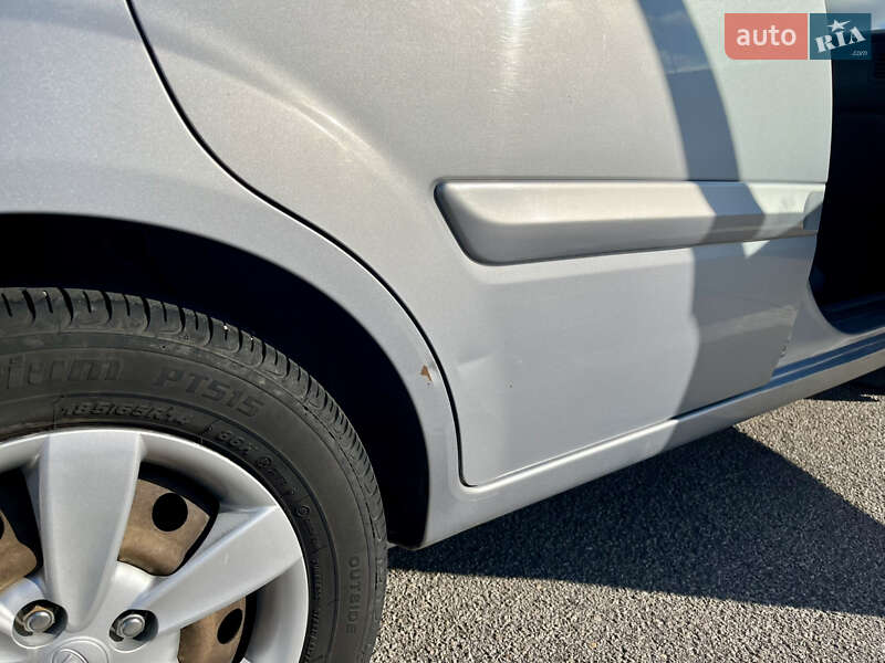 Седан Kia Rio 2010 в Запоріжжі