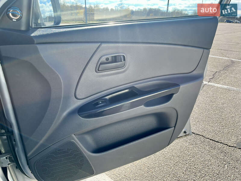 Седан Kia Rio 2010 в Запоріжжі