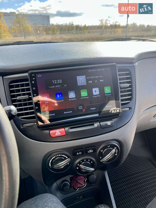 Седан Kia Rio 2010 в Запоріжжі