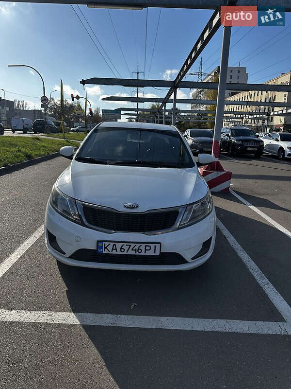 Седан Kia Rio 2013 в Киеве фото Седан Kia Rio 2013 в Киеве