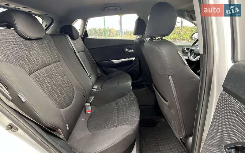 Хетчбек Kia Rio 2013 в Стрию