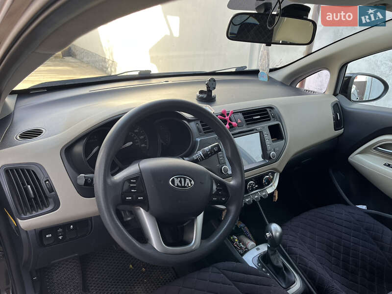 Хэтчбек Kia Rio 2013 в Днепре