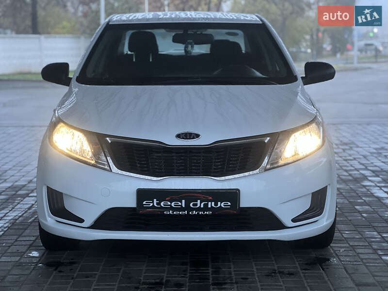 Седан Kia Rio 2012 в Николаеве