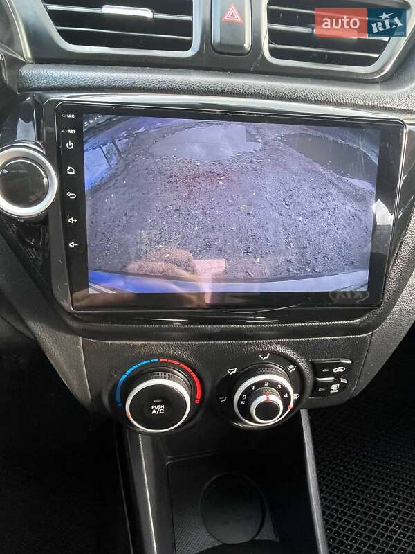 Седан Kia Rio 2012 в Полтаве