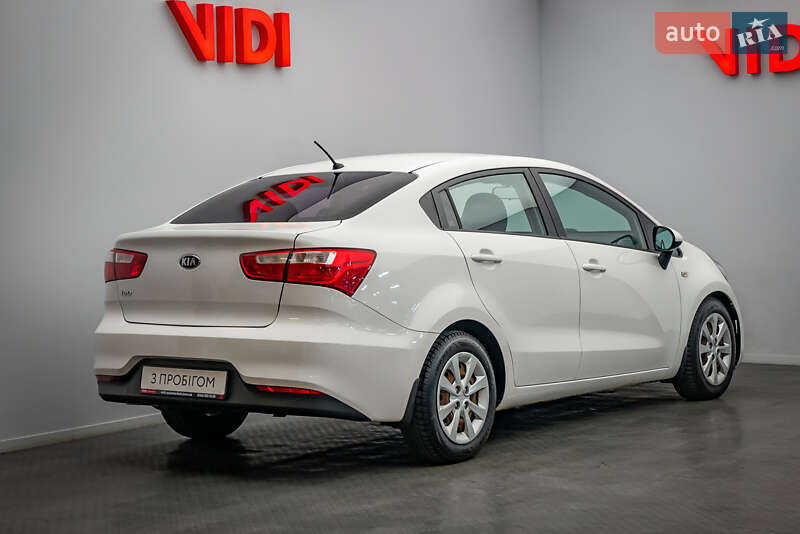 Седан Kia Rio 2016 в Киеве фото 2 Седан Kia Rio 2016 в Киеве