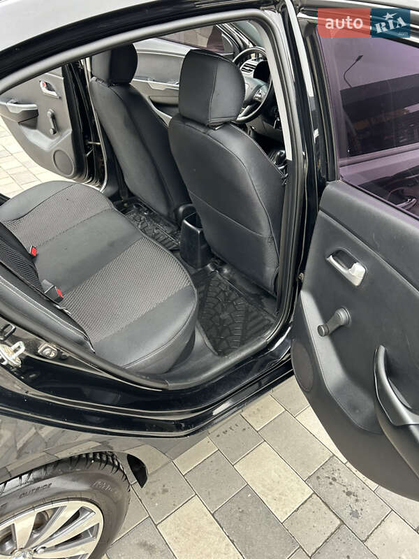Седан Kia Rio 2012 в Полтаве