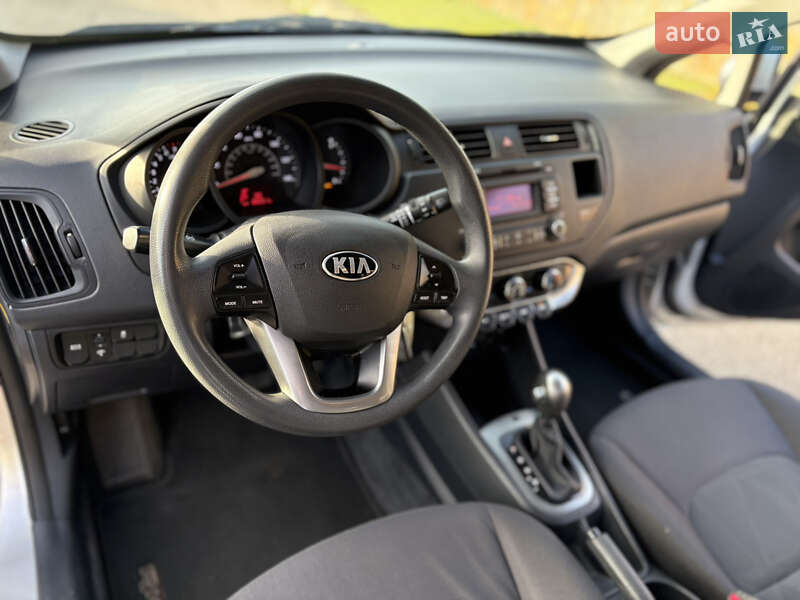 Хетчбек Kia Rio 2012 в Києві