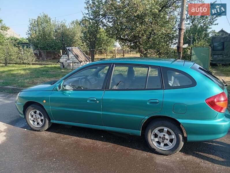 Универсал Kia Rio 2000 в Чугуеве
