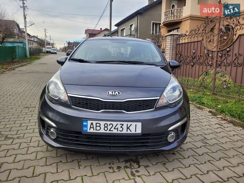 Седан Kia Rio 2016 в Ивано-Франковске