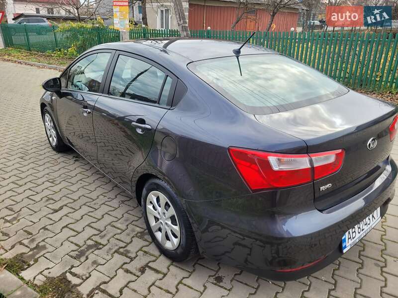 Седан Kia Rio 2016 в Ивано-Франковске
