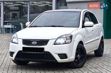 Седан Kia Rio 2010 в Днепре
