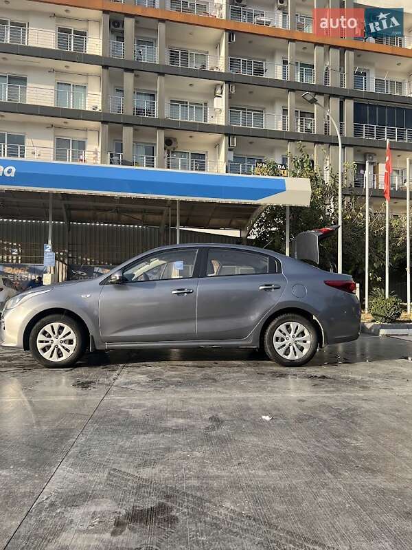 Седан Kia Rio 2018 в Харькове