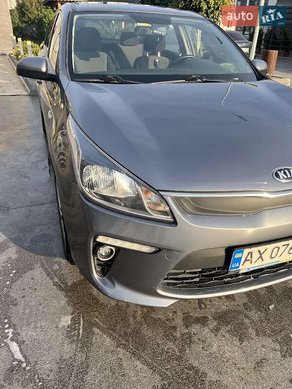 Седан Kia Rio 2018 в Харькове