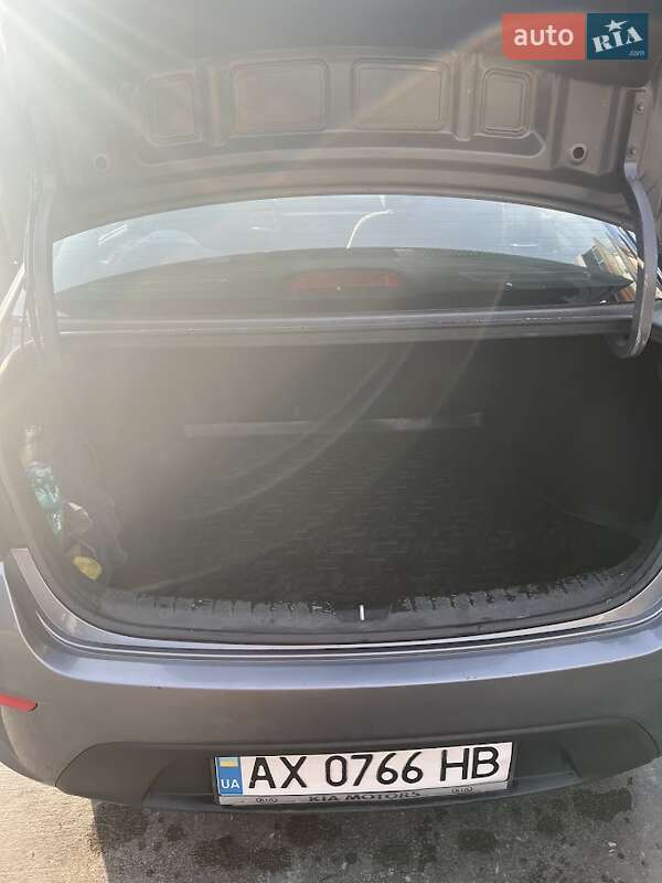 Седан Kia Rio 2018 в Харькове