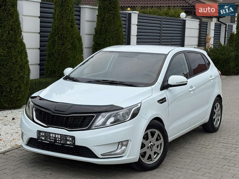 Хэтчбек Kia Rio 2012 в Одессе