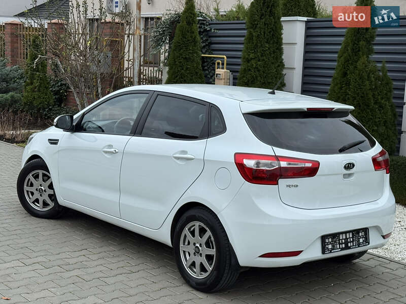 Хэтчбек Kia Rio 2012 в Одессе