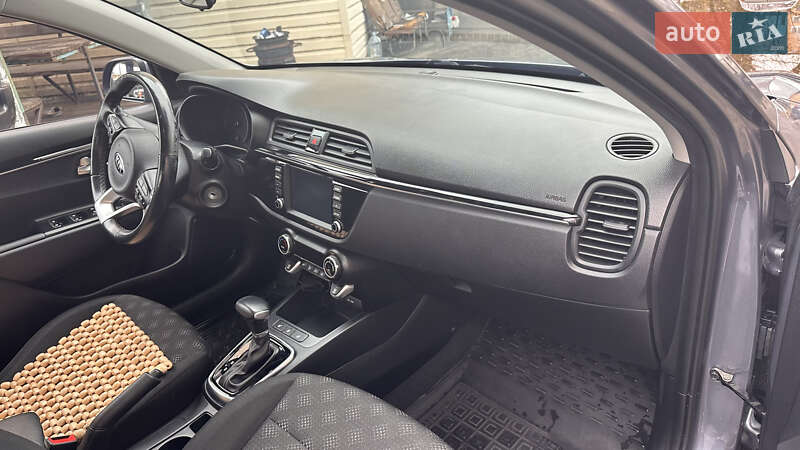 Седан Kia Rio 2018 в Киеве фото 10 Седан Kia Rio 2018 в Киеве