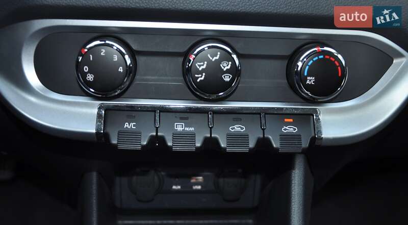 Седан Kia Rio 2017 в Одессе