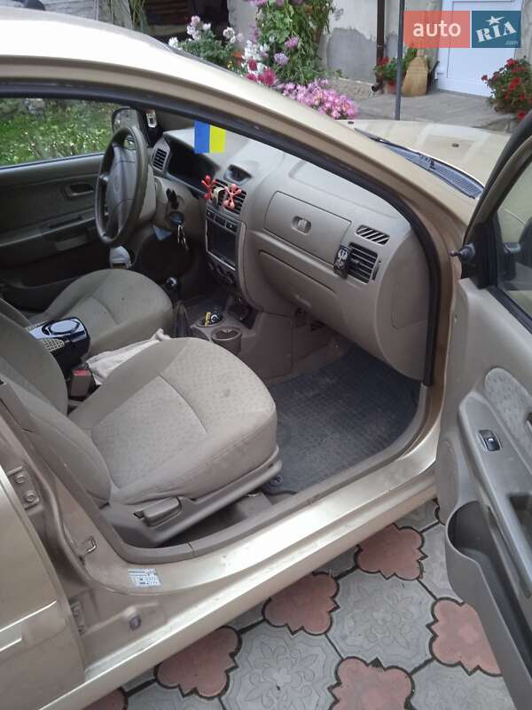 Універсал Kia Rio 2003 в Здолбуніві