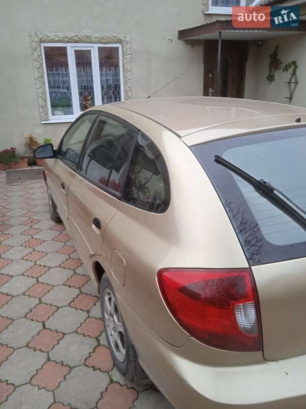 Універсал Kia Rio 2003 в Здолбуніві