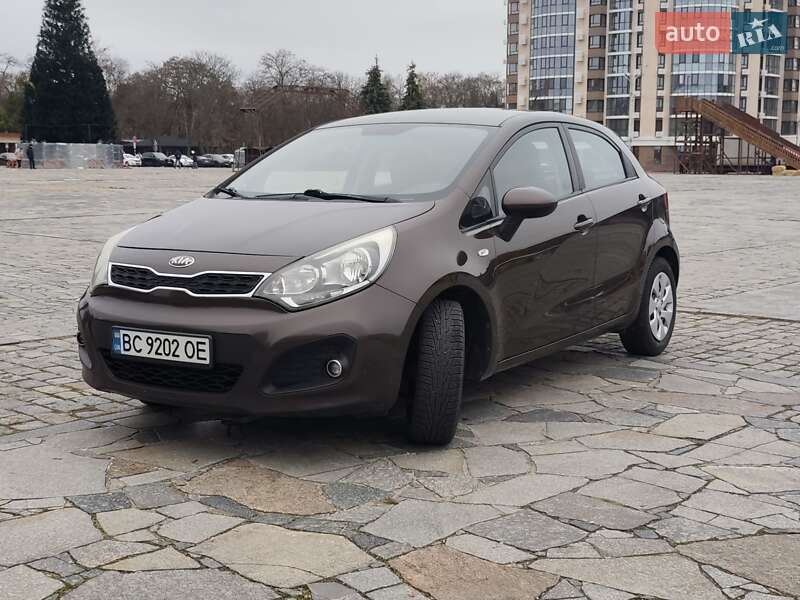 Хэтчбек Kia Rio 2012 в Кременчуге