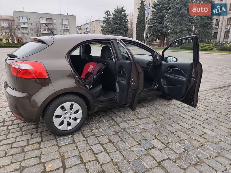 Хэтчбек Kia Rio 2012 в Кременчуге