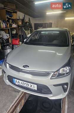 Седан Kia Rio 2018 в Киеве