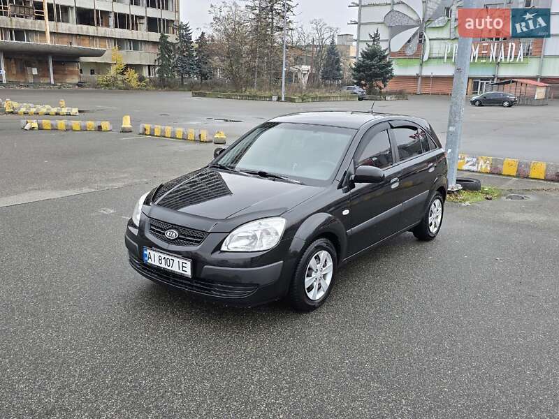 Хэтчбек Kia Rio 2007 в Киеве