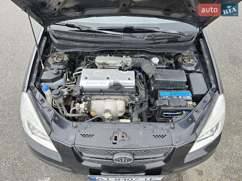 Хэтчбек Kia Rio 2007 в Киеве