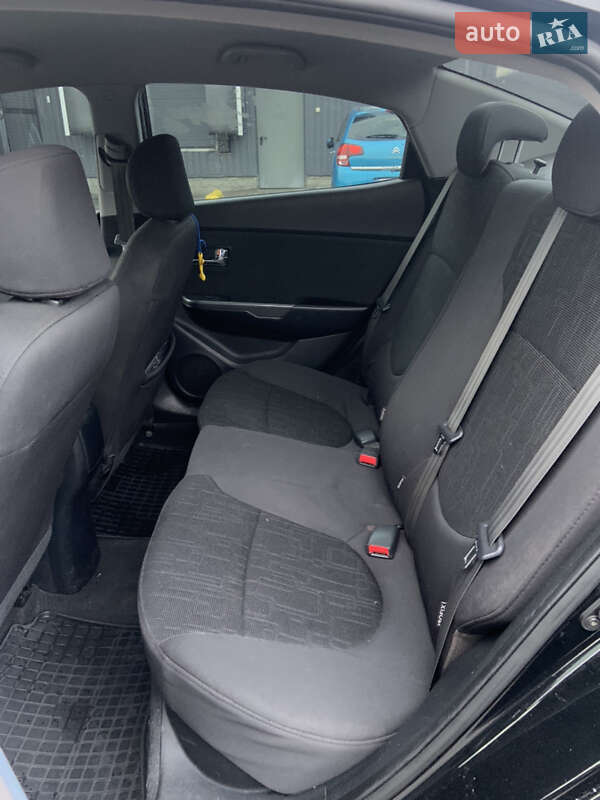 Седан Kia Rio 2013 в Киеве фото 9 Седан Kia Rio 2013 в Киеве