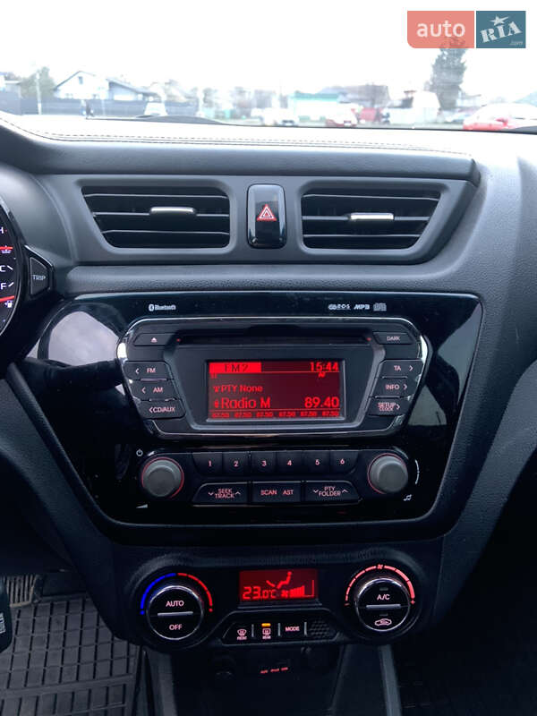 Седан Kia Rio 2013 в Киеве фото 13 Седан Kia Rio 2013 в Киеве