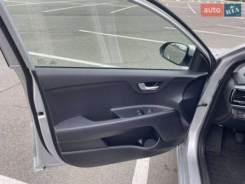 Хетчбек Kia Rio 2018 в Києві фото 20 Хетчбек Kia Rio 2018 в Києві