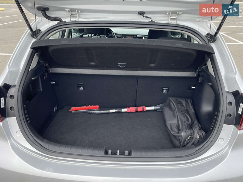 Хетчбек Kia Rio 2018 в Києві фото 24 Хетчбек Kia Rio 2018 в Києві
