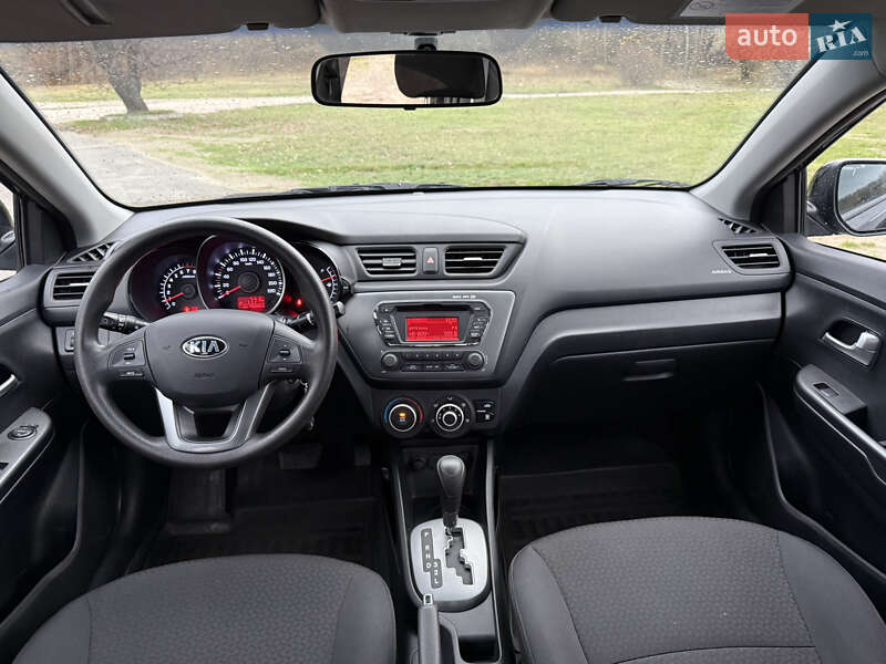 Седан Kia Rio 2013 в Днепре