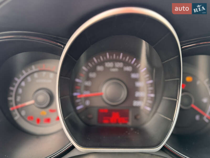 Седан Kia Rio 2013 в Харькове