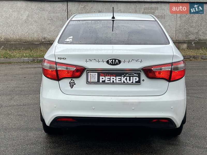 Седан Kia Rio 2013 в Києві фото 5 Седан Kia Rio 2013 в Києві