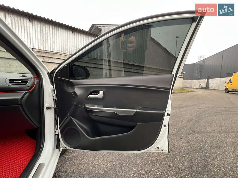 Седан Kia Rio 2013 в Києві фото 24 Седан Kia Rio 2013 в Києві
