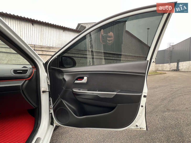 Седан Kia Rio 2013 в Києві фото 25 Седан Kia Rio 2013 в Києві