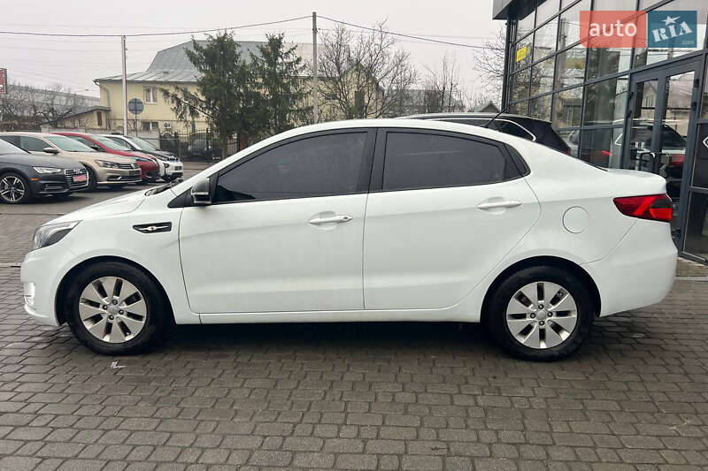 Седан Kia Rio 2012 в Ивано-Франковске