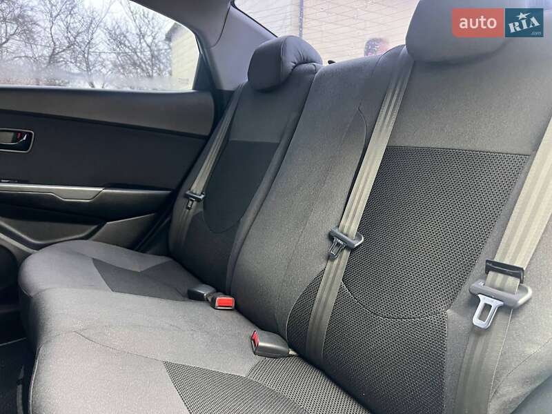 Седан Kia Rio 2012 в Ивано-Франковске