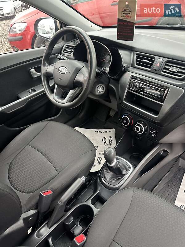 Седан Kia Rio 2012 в Смеле