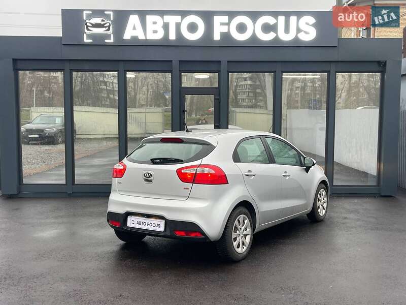 Хэтчбек Kia Rio 2012 в Киеве