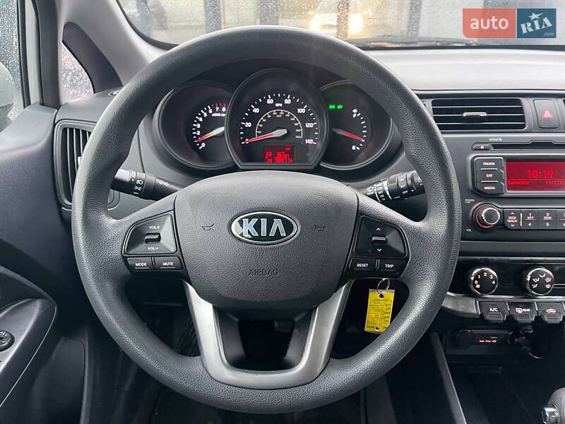 Хэтчбек Kia Rio 2012 в Киеве