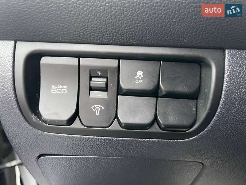 Хэтчбек Kia Rio 2012 в Киеве