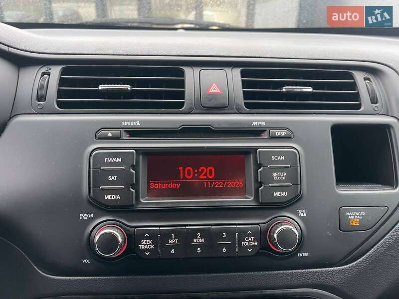Хэтчбек Kia Rio 2012 в Киеве