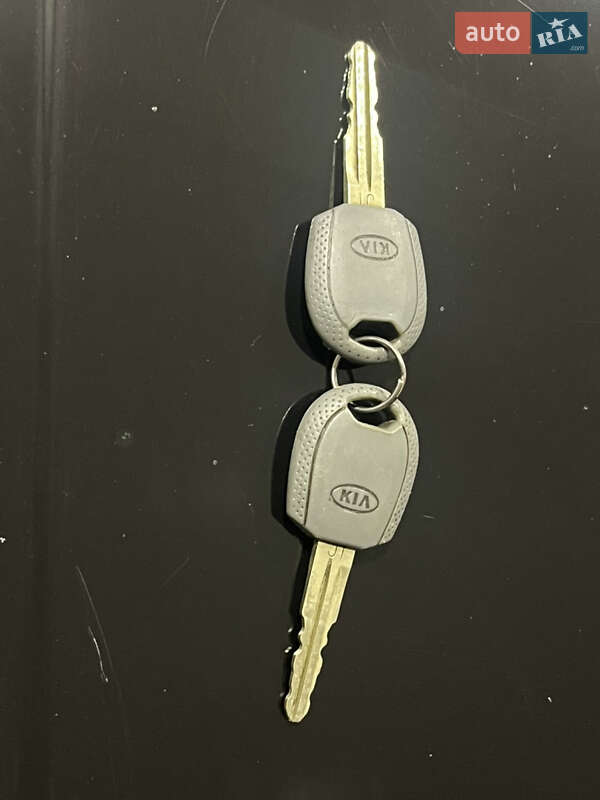 Седан Kia Rio 2006 в Измаиле